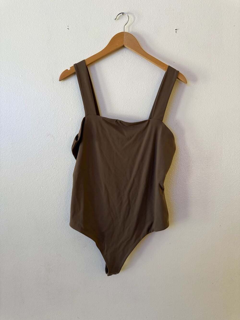 NWOT nuuds mocha Women's Square Neck Bodysuit Size XL  slimming